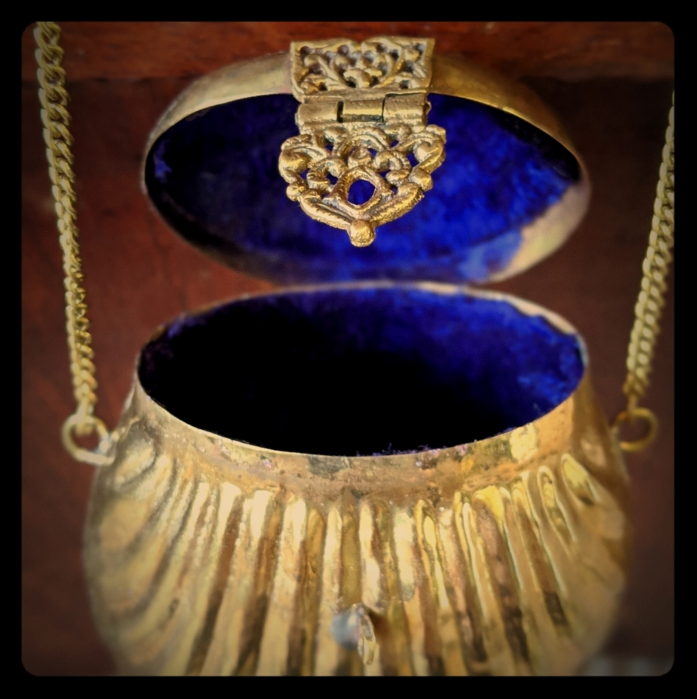 80's Vintage Brass Pillow Purse/Necklace
